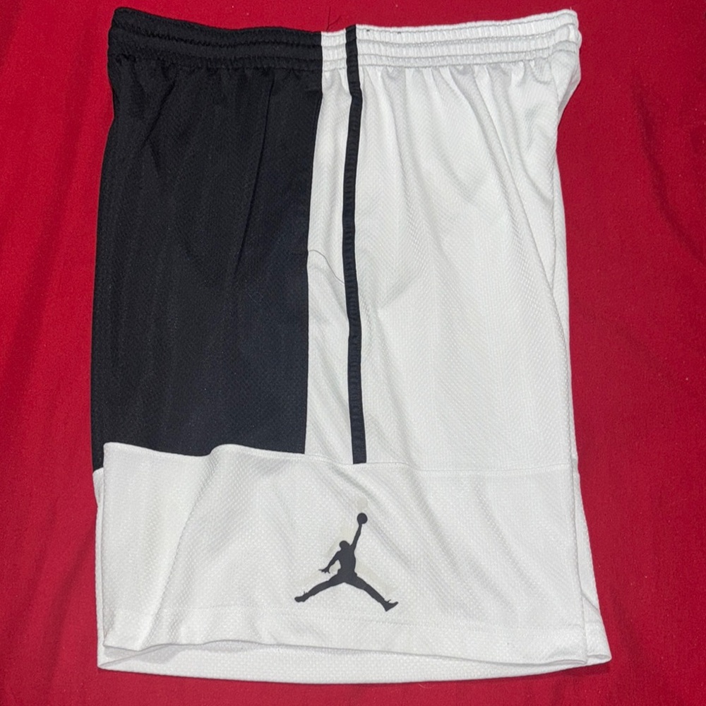Jordan Men's Black and White Shorts